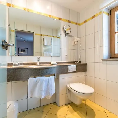 Metzgerei Oberhauser - Zur Post Hotel 3*