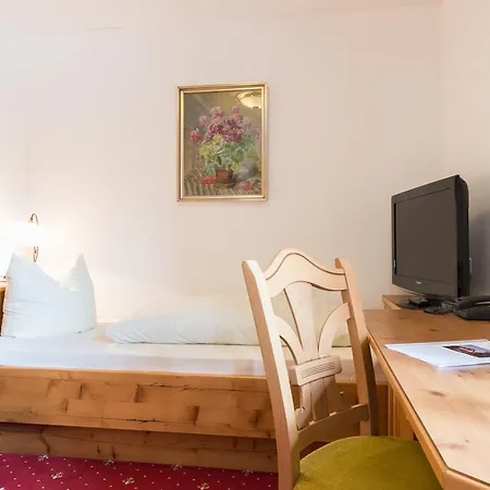 Metzgerei Oberhauser - Zur Post Otel 3*