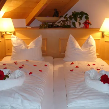 Otel Metzgerei Oberhauser - Zur Post