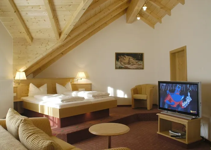 فندق Metzgerei Oberhauser - Zur Post 3*