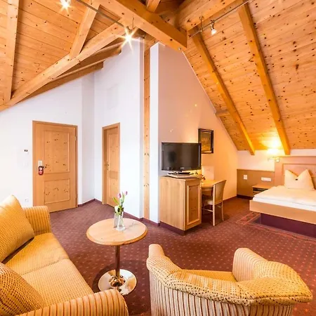 Szálloda Metzgerei Oberhauser - Zur Post Egling