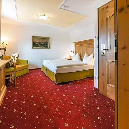 Metzgerei Oberhauser - Zur Post Hotel 3*