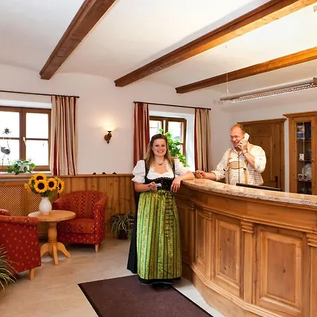 Metzgerei Oberhauser - Zur Post 3* Egling